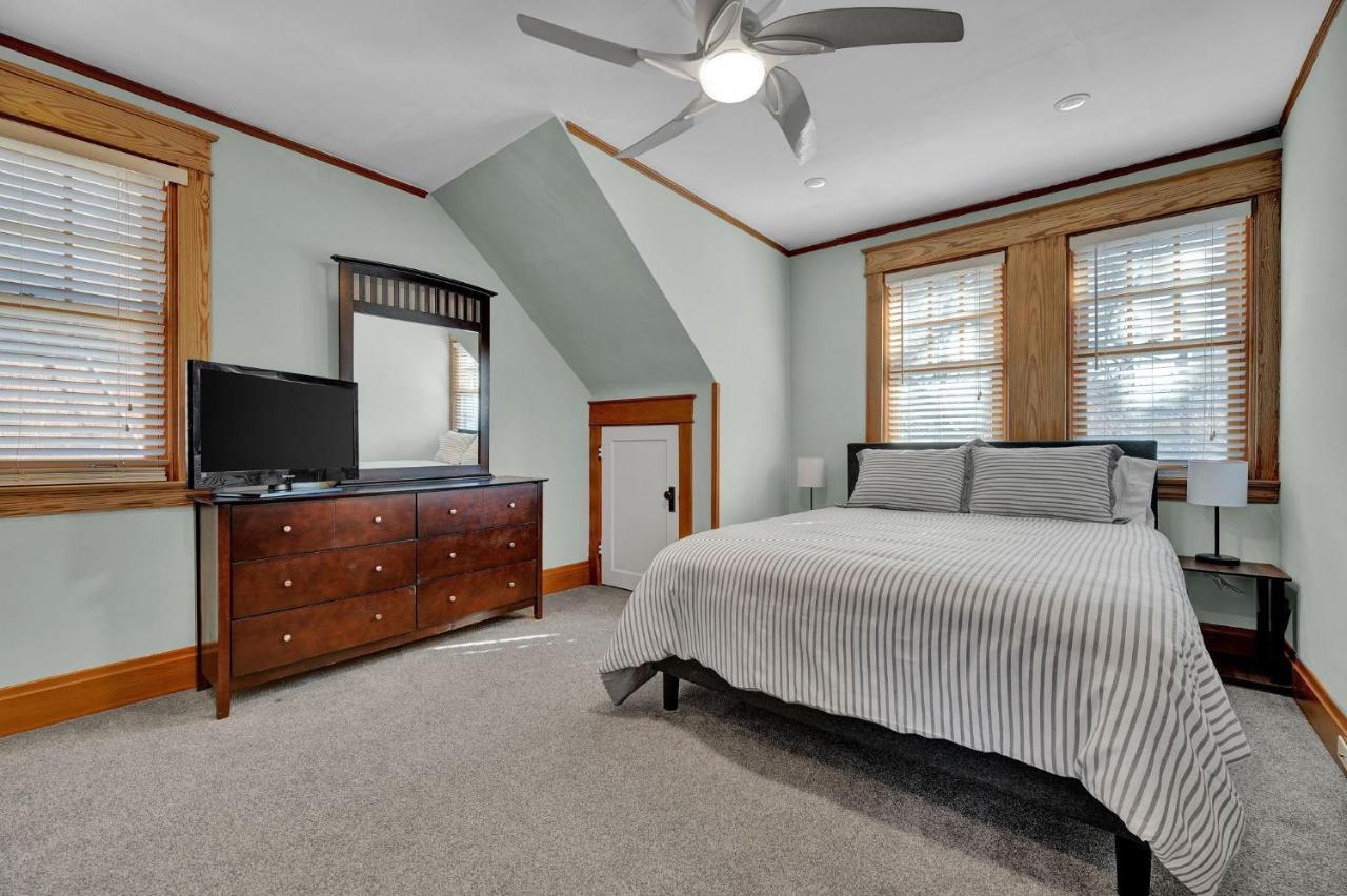 Oakley Square 3Br Charmer - Total Walkability Home Cincinnati Exterior photo
